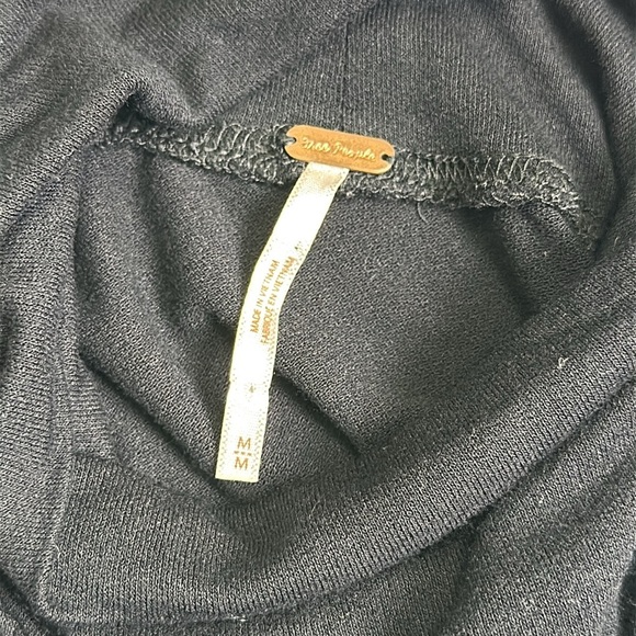 Free People Women’s Size Medium Black Mock Neck Front Open Slit Long Sleeve - Picture 7 of 11